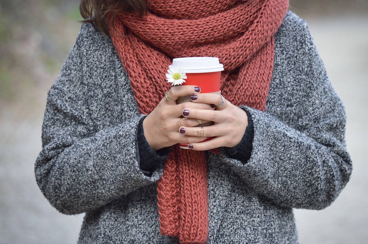 Sweater Weather Chic: 10 Cozy and Stylish Outfit Ideas for Fall